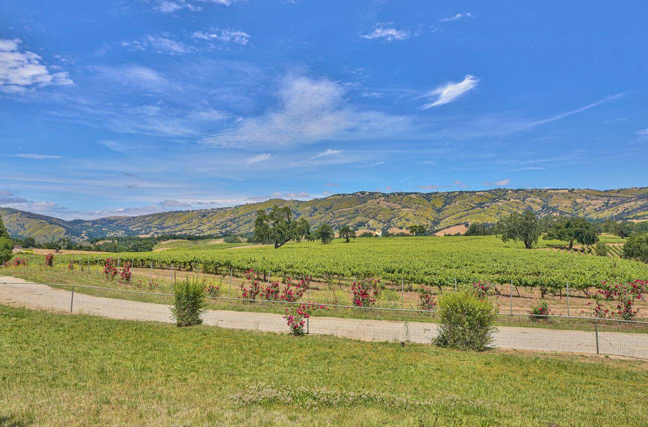 Carmel Valley, CA 93924,18820 Cachagua RD