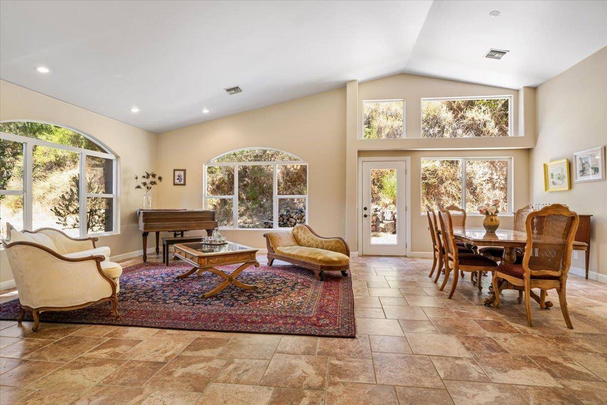 Carmel Valley, CA 93924,60 Toyon WAY