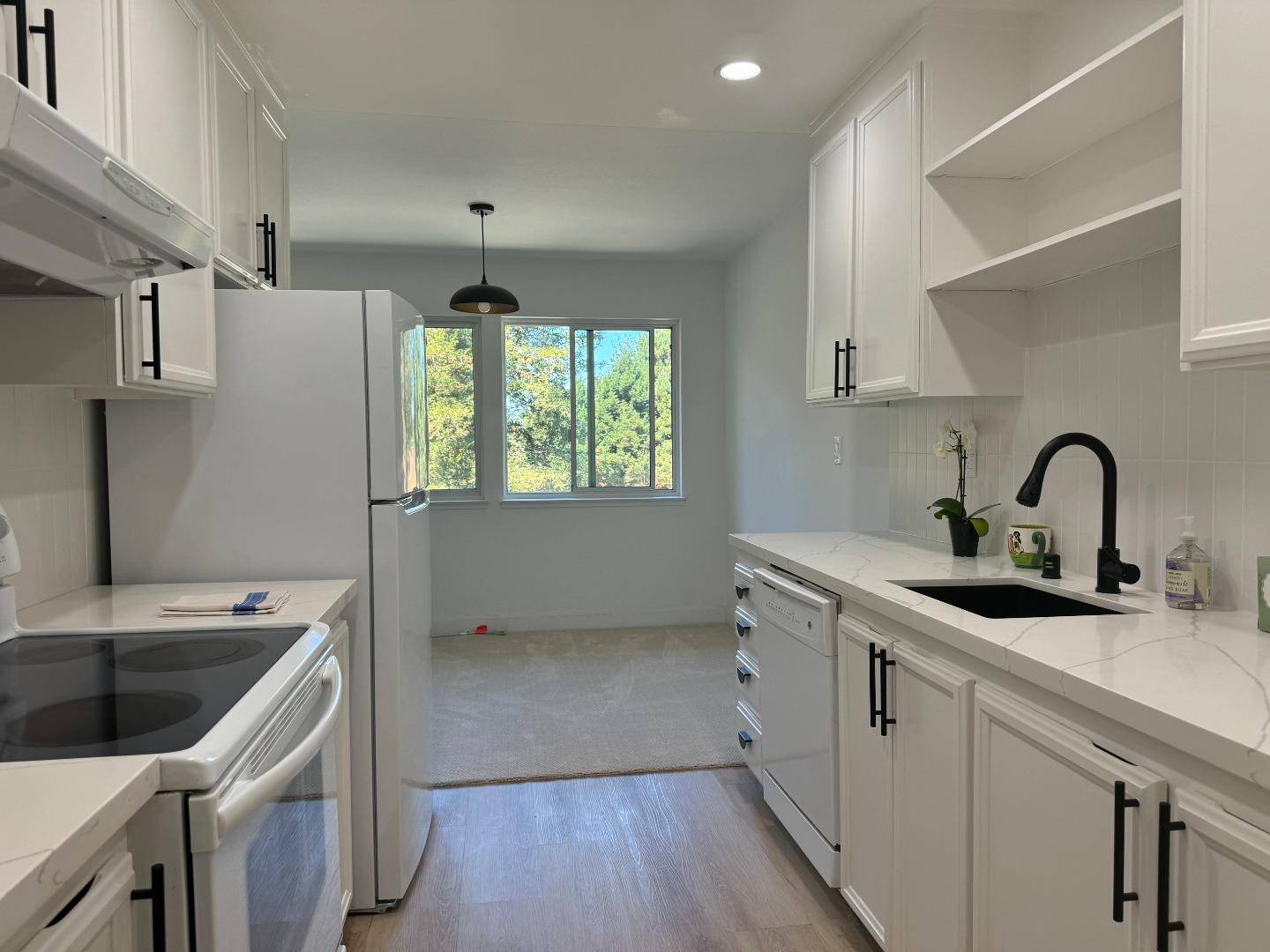 Los Altos, CA 94022,150 W Edith AVE 21