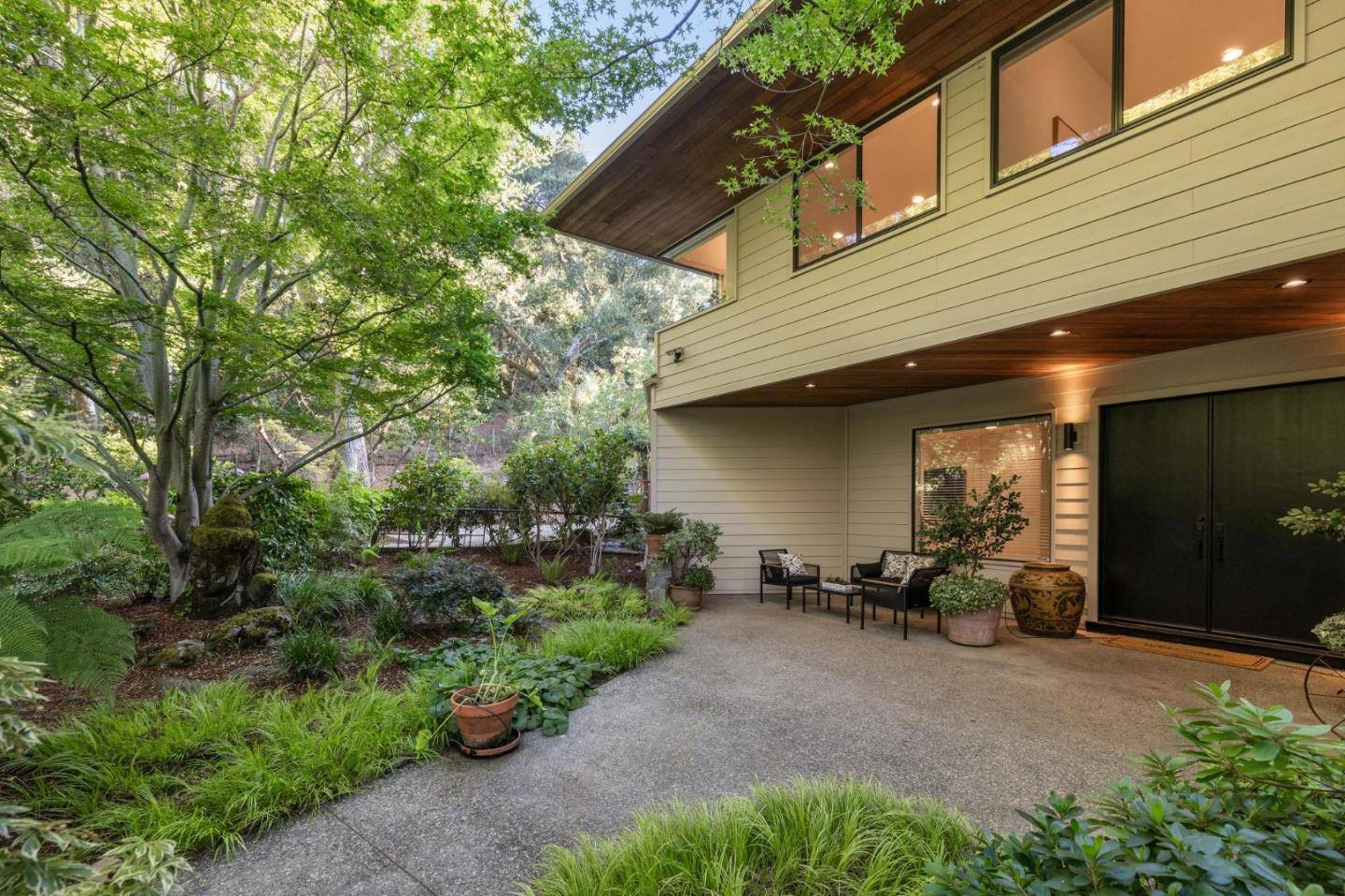 Portola Valley, CA 94028,3 Oak Forest CT