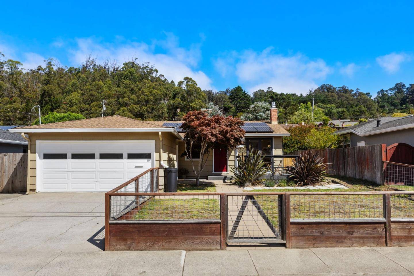 Pacifica, CA 94044,1455 Serra DR