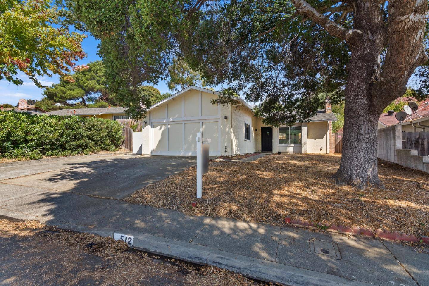 Vallejo, CA 94589,512 Holly ST