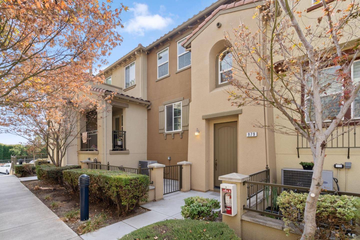 Milpitas, CA 95035,979 Luz Del Sol LOOP