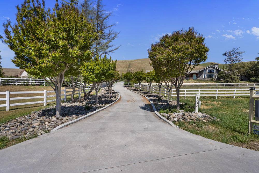 Tres Pinos, CA 95075,5955 Diablo Hills RD