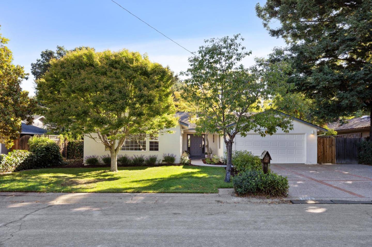 Los Altos, CA 94024,1575 Siesta DR