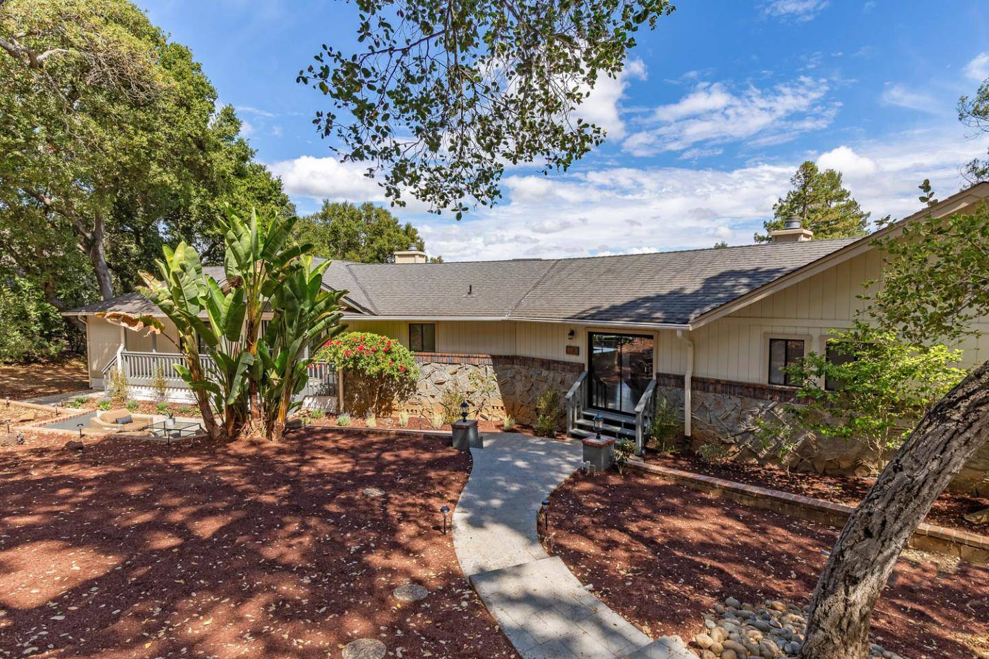 Los Altos Hills, CA 94024,25603 Fernhill DR