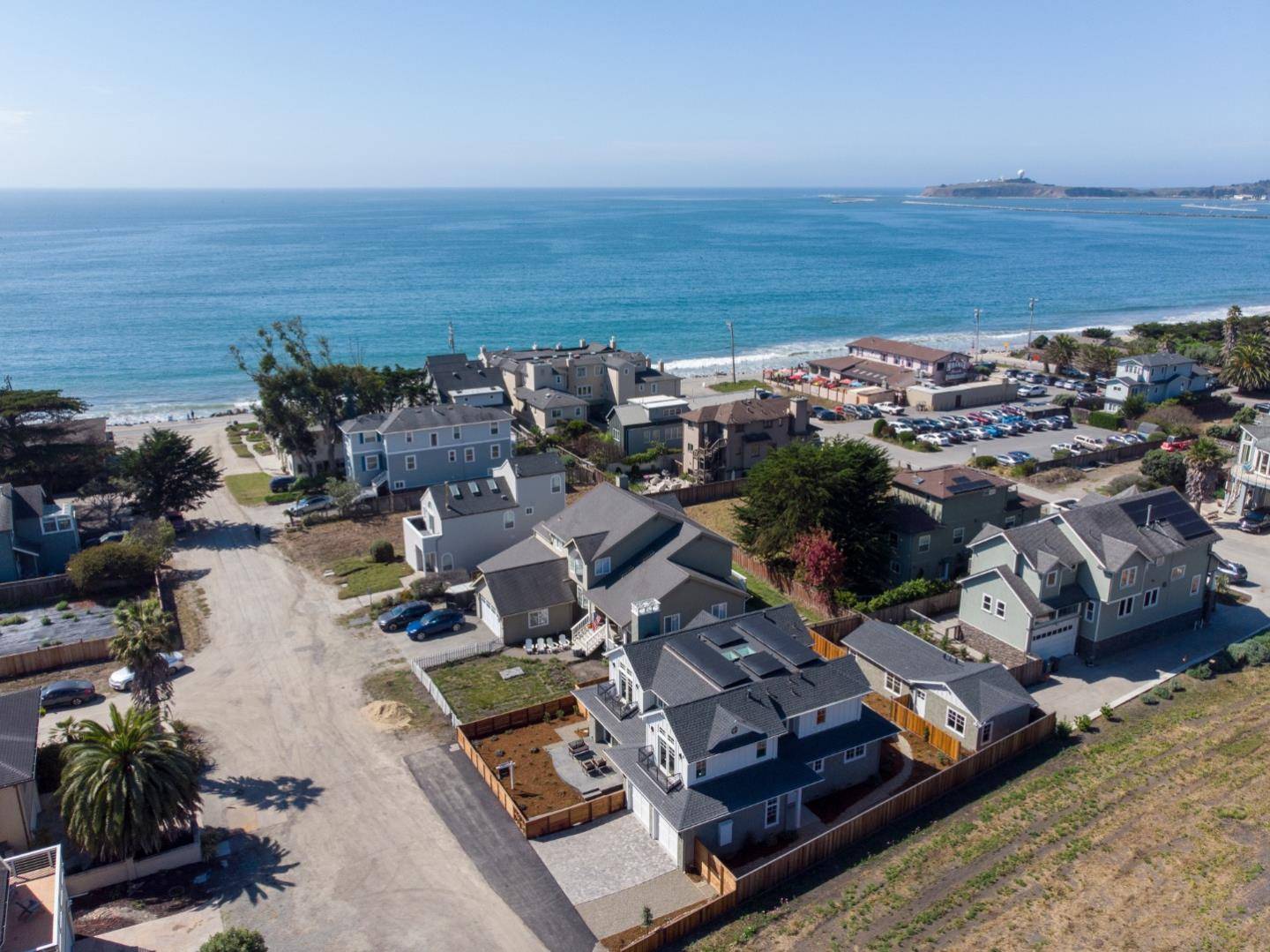 Half Moon Bay, CA 94019,167 Cortez AVE