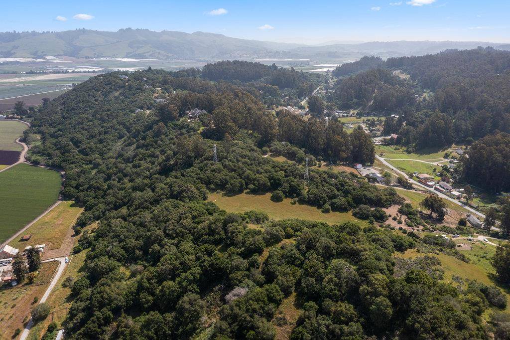 Royal Oaks, CA 95076,300 Hayes RD