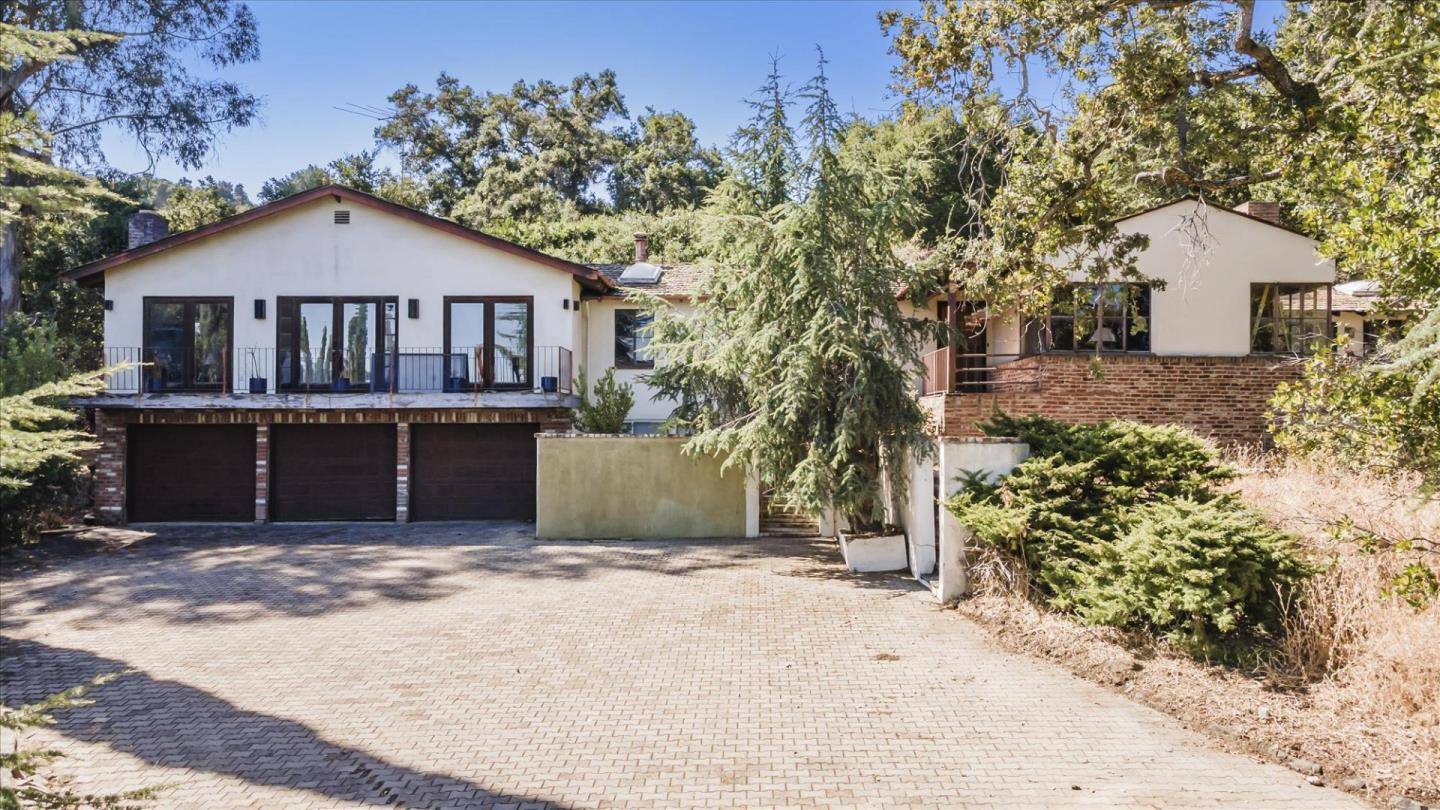 Los Altos Hills, CA 94024,11090 Mora DR