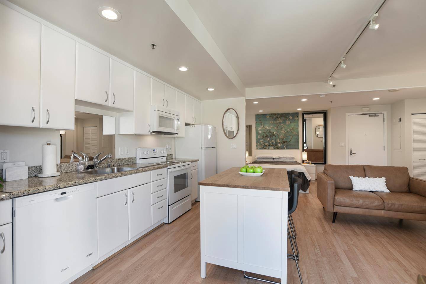 San Francisco, CA 94107,260 King ST 483