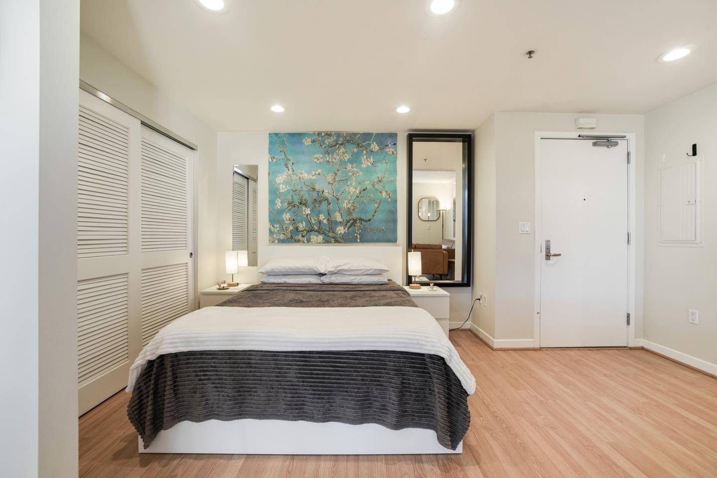 San Francisco, CA 94107,260 King ST 483