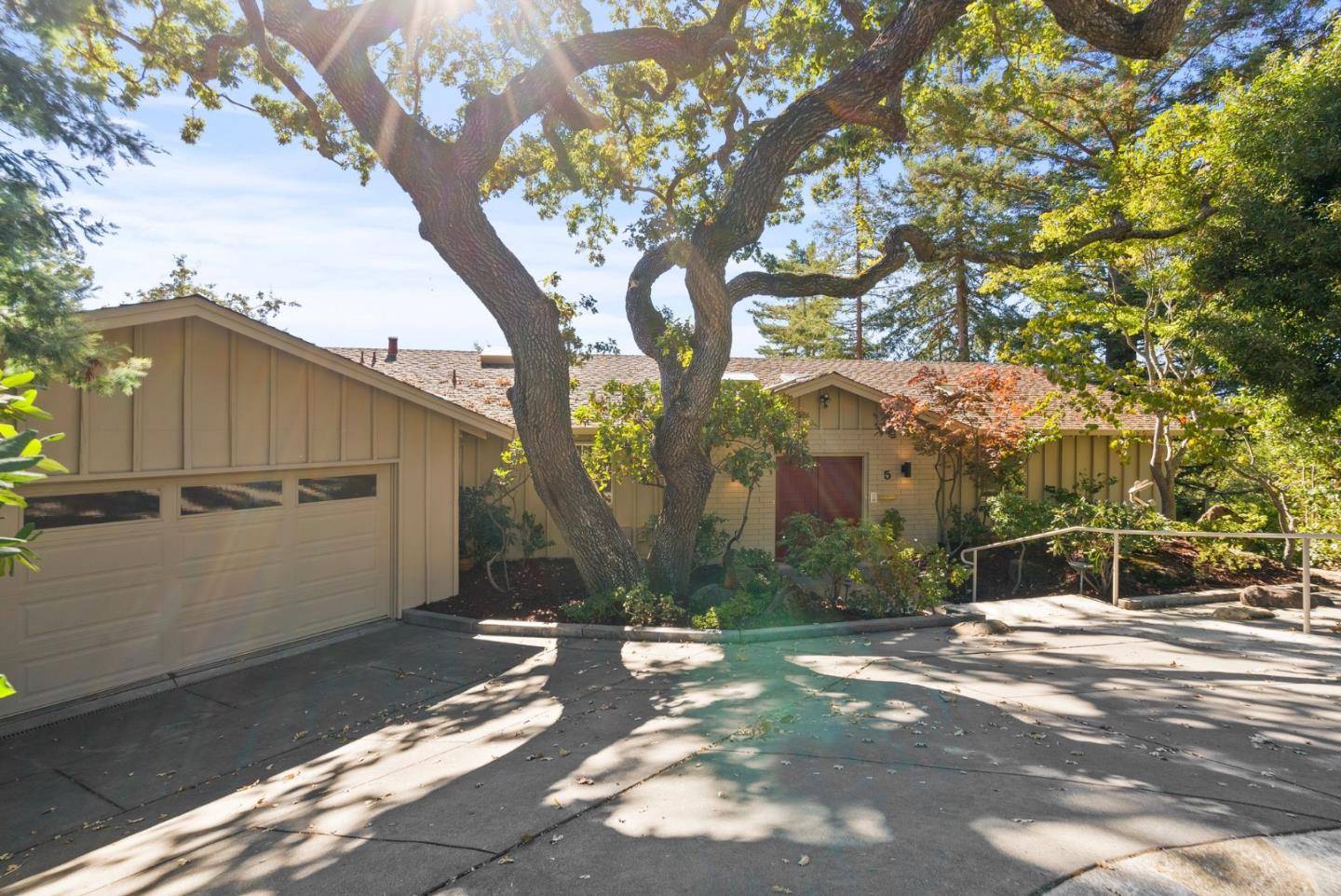 Menlo Park, CA 94025,5 Whitney CT