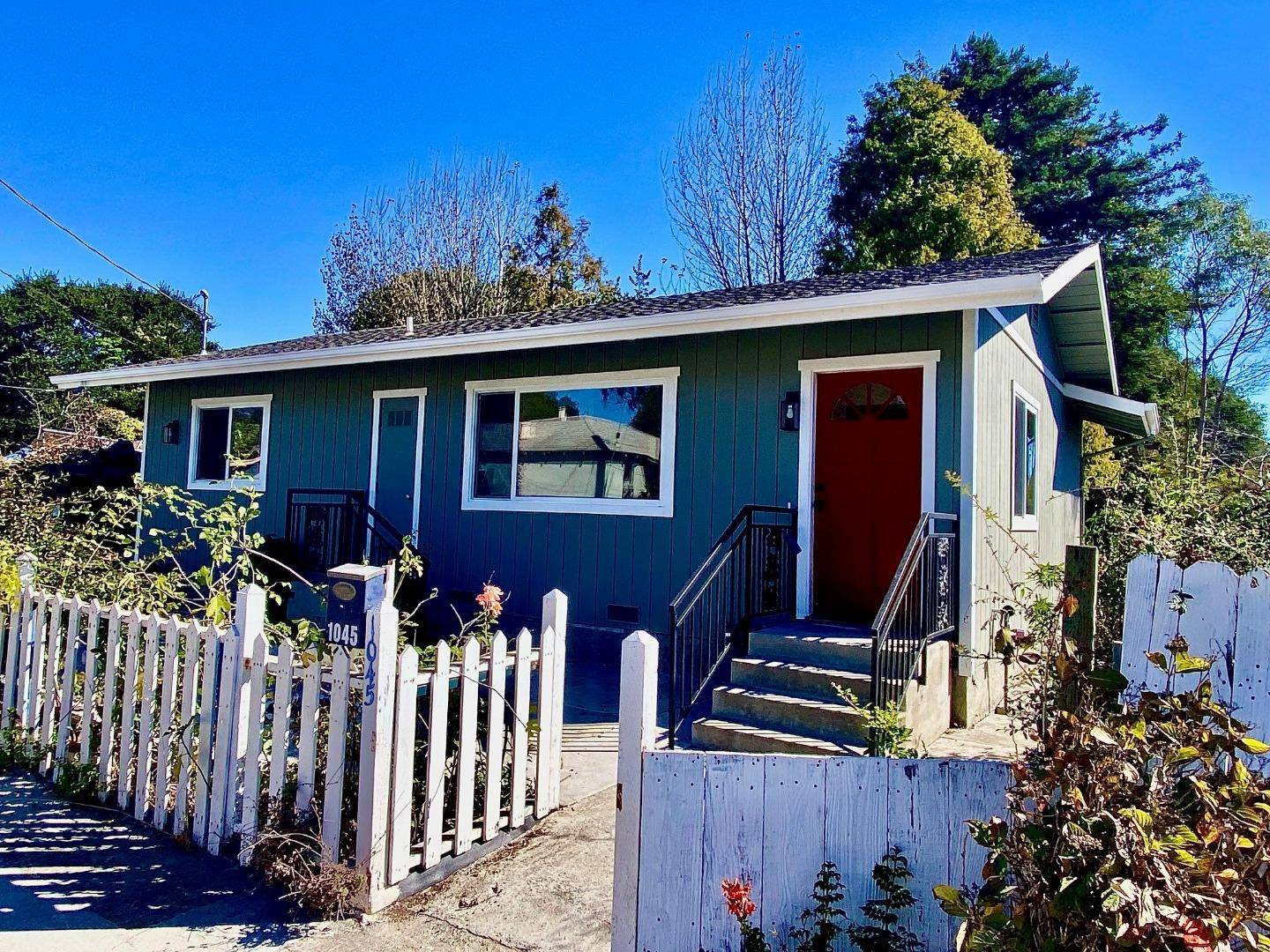 Santa Cruz, CA 95062,1045-1049 Brommer ST