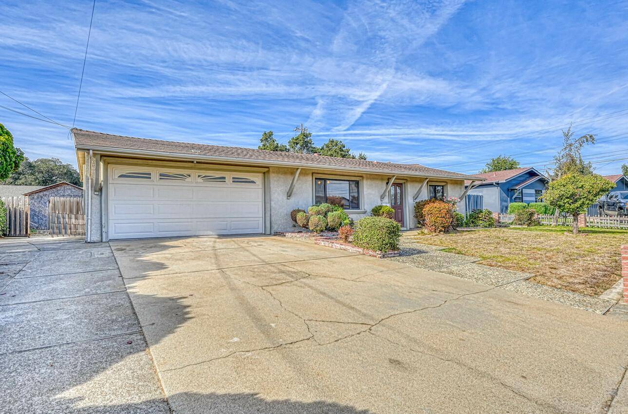 Salinas, CA 93906,271 Kelton DR