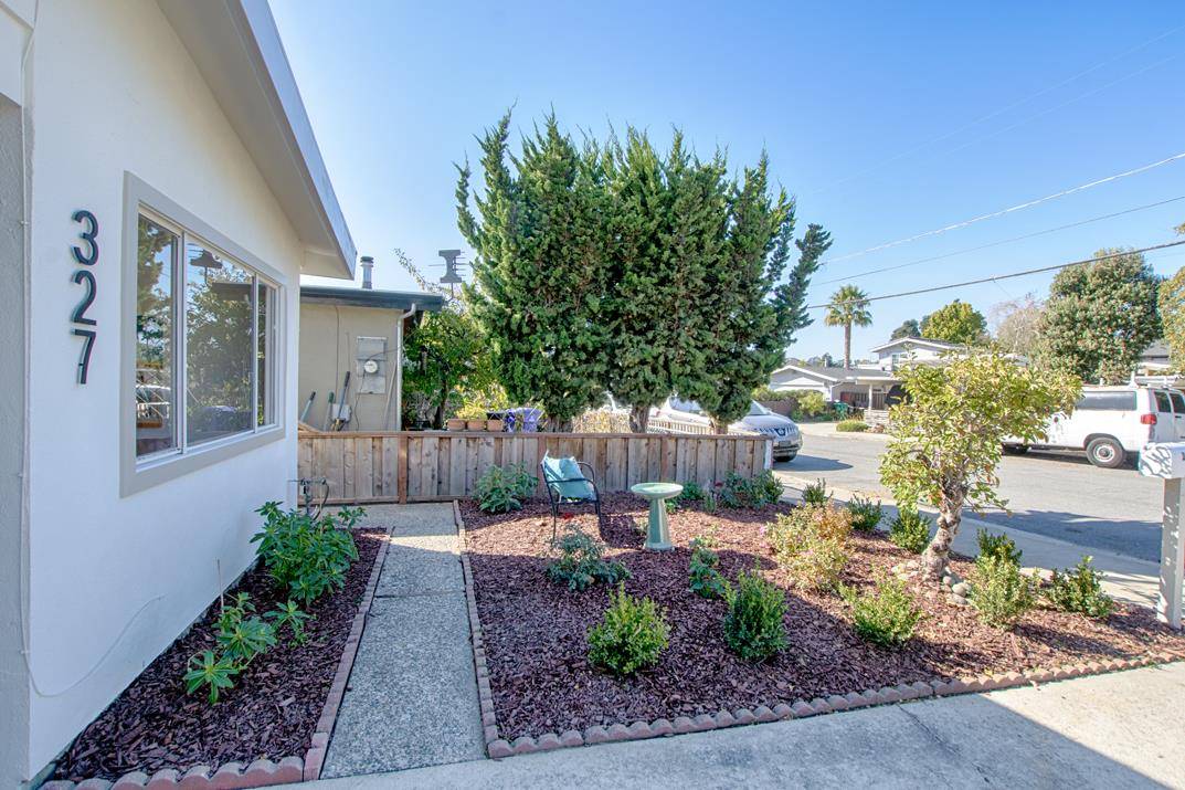 Santa Cruz, CA 95060,327 Wilkes CIR