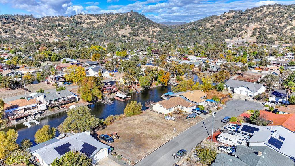 Clearlake Oaks, CA 95423,601 Bass LN