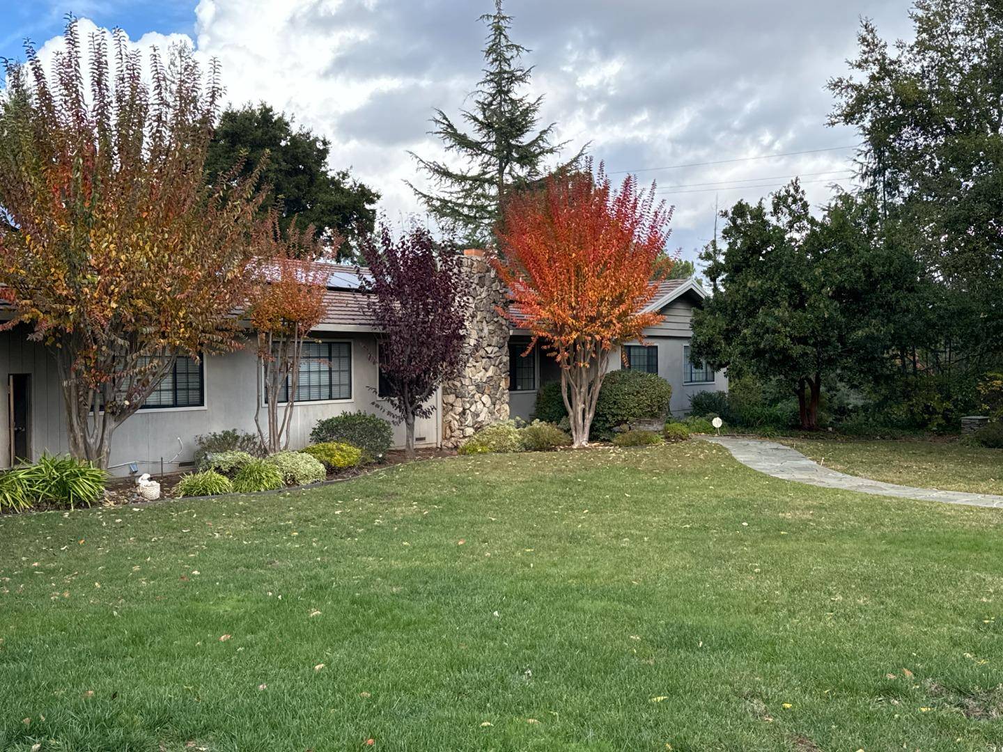 Saratoga, CA 95070,19521 Douglass LN