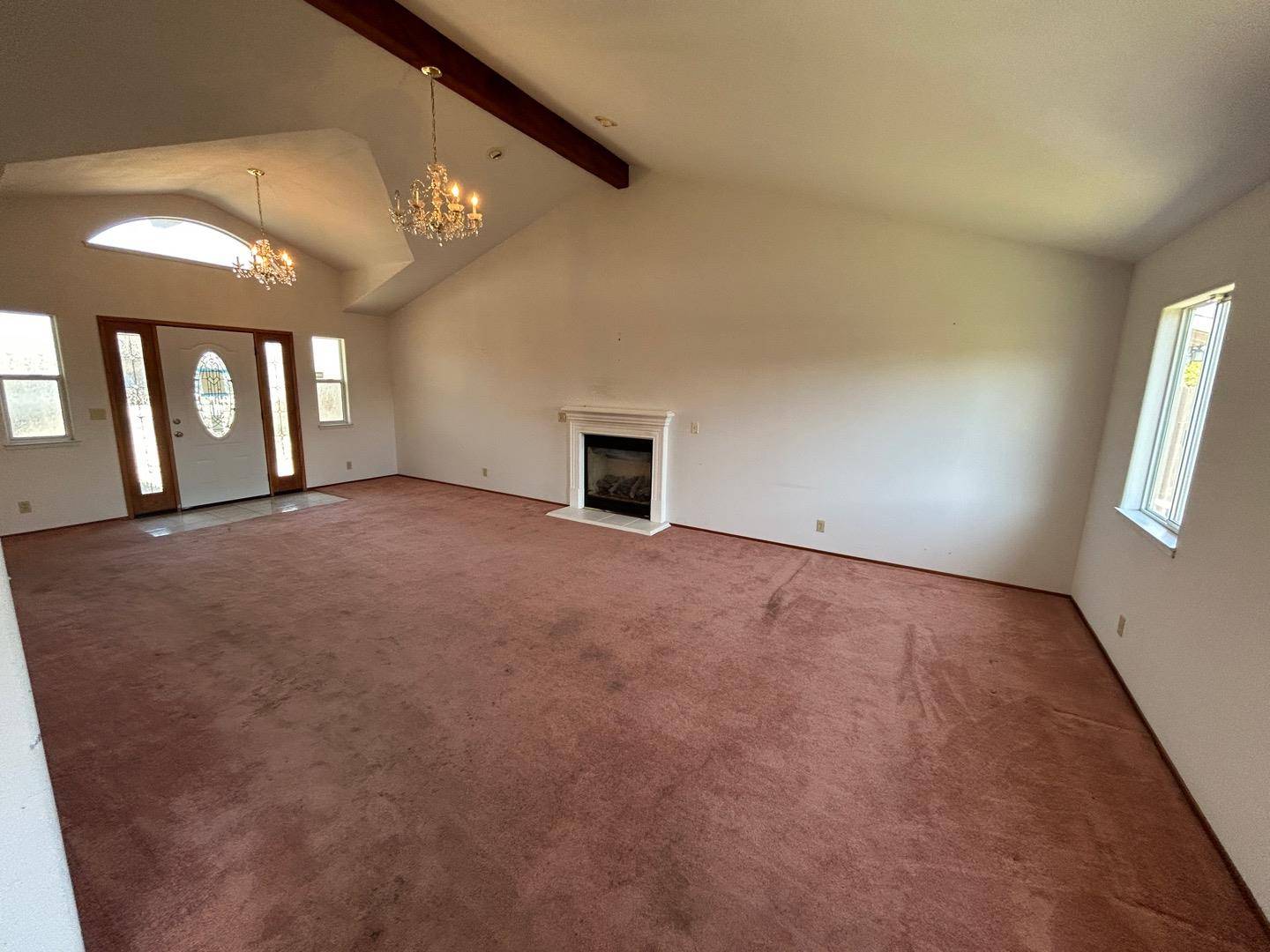 Salinas, CA 93907,983 Flint WAY