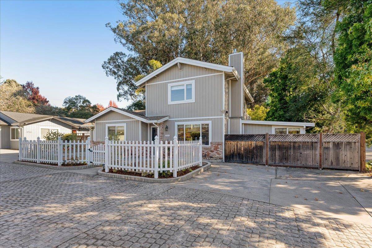 Soquel, CA 95073,5737 Soquel DR