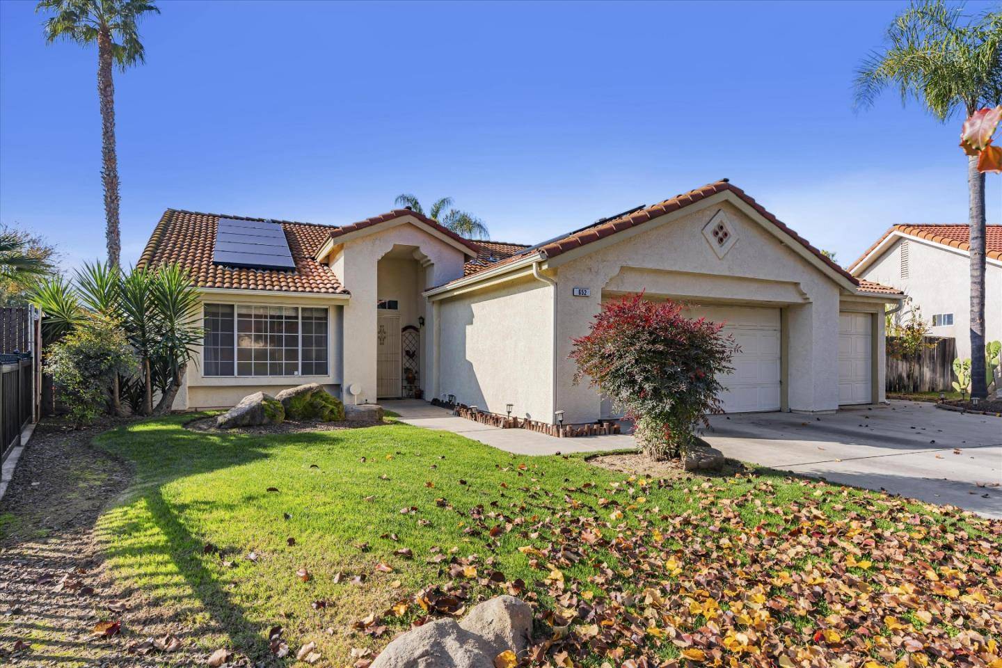 Madera, CA 93637,652 Grenache AVE