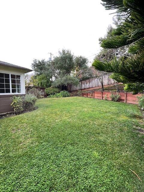 Burlingame, CA 94010,1411 Cabrillo AVE