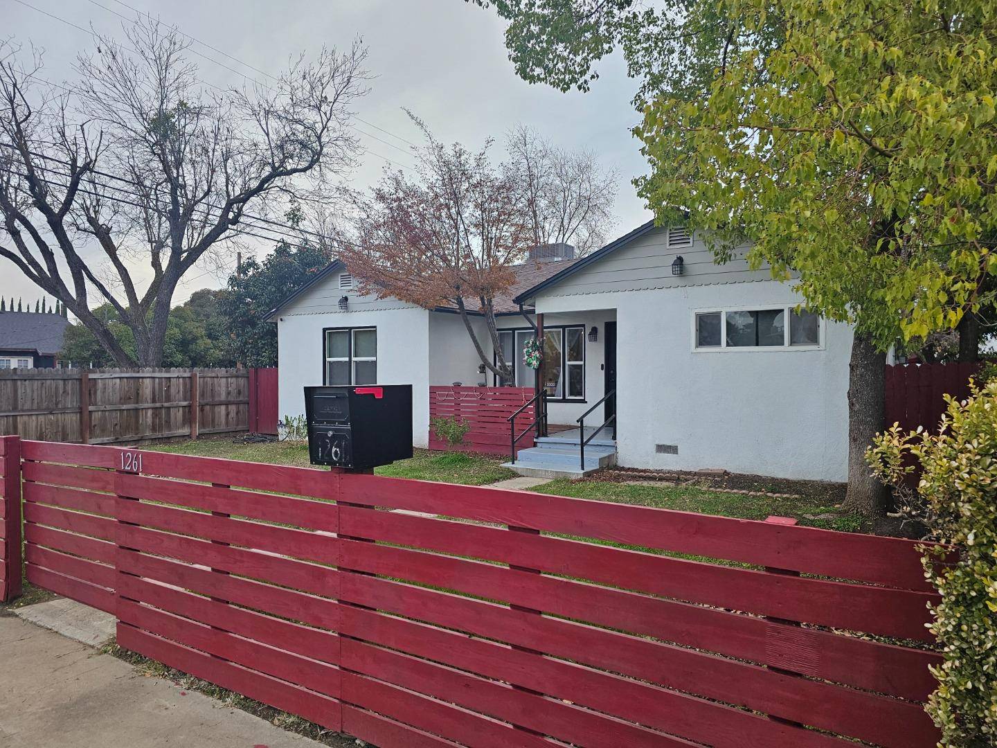 Merced, CA 95340,1261 W 22nd ST