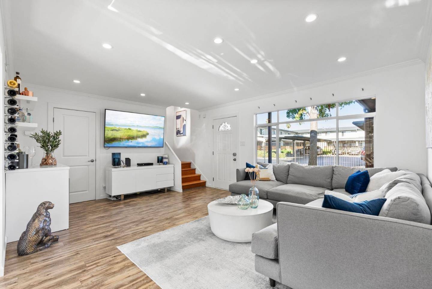 San Mateo, CA 94403,1640 Marina CT F