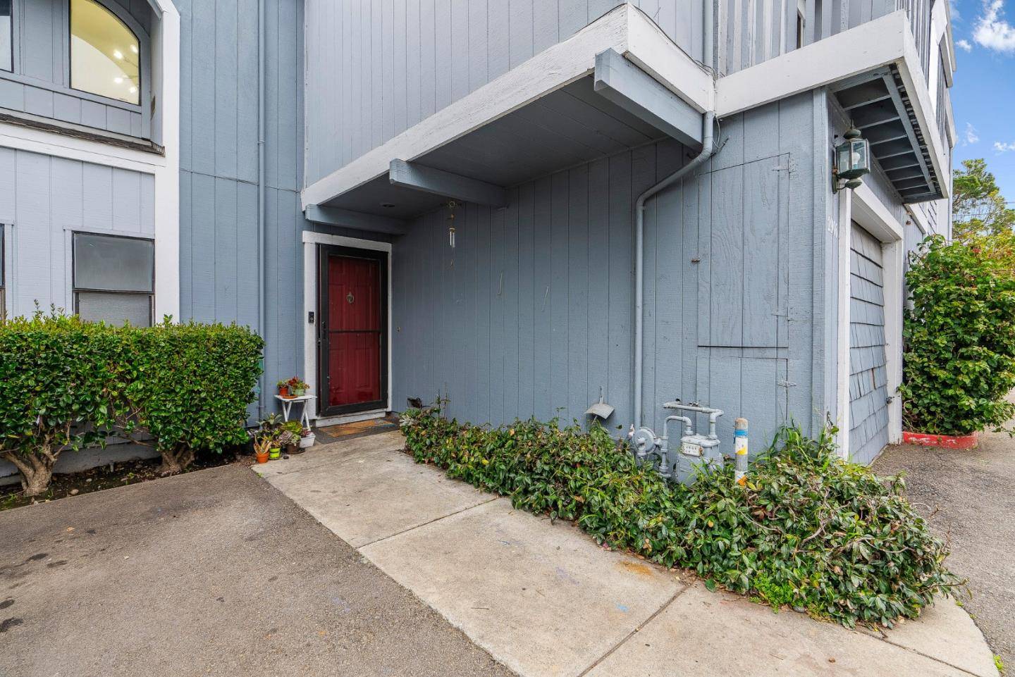 Santa Cruz, CA 95062,2906 Leotar CIR