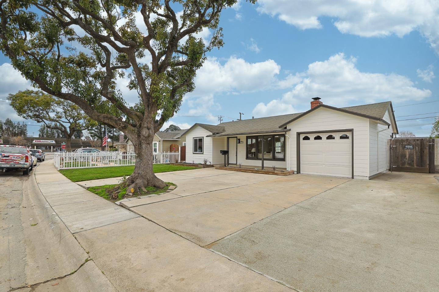 Salinas, CA 93906,225 Tapadero ST