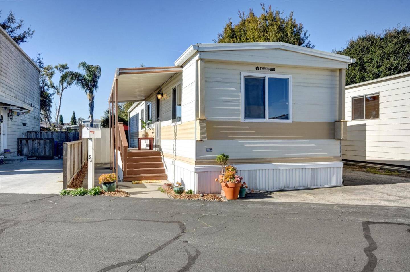 Santa Cruz, CA 95062,1255 38th AVE 32