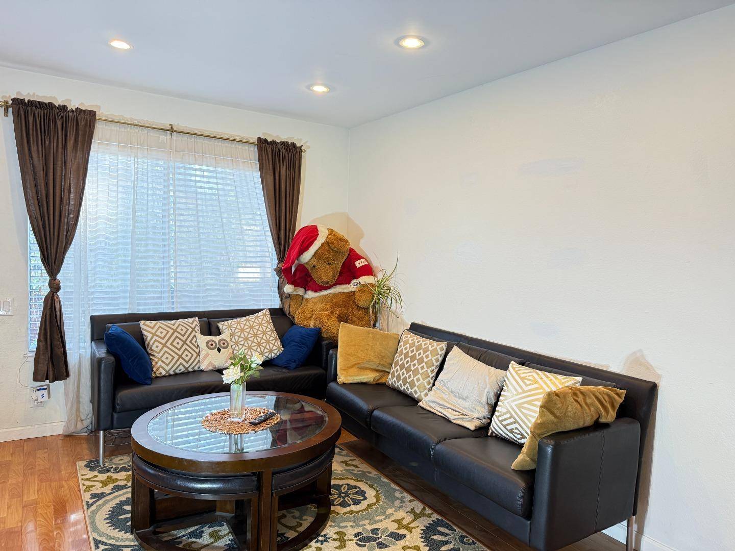 San Jose, CA 95111,2701 Lone Bluff WAY 18