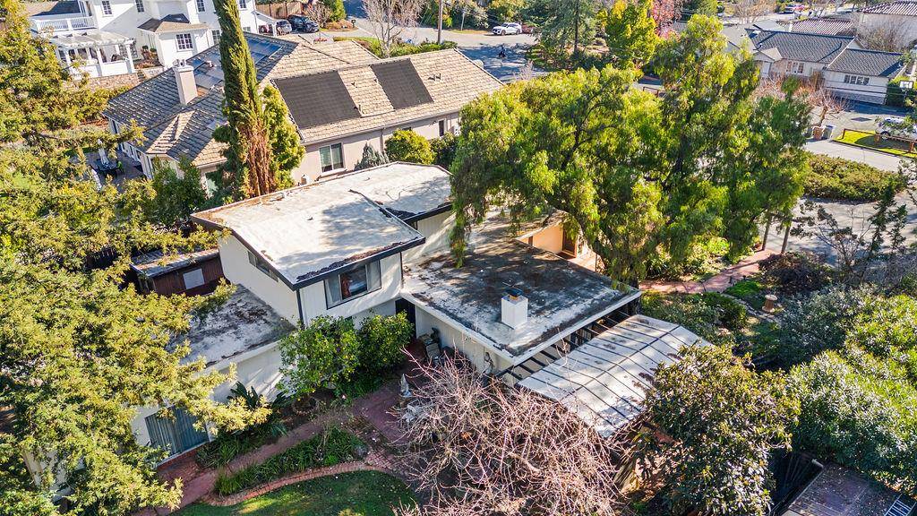 Los Altos, CA 94024,411 Valley View DR