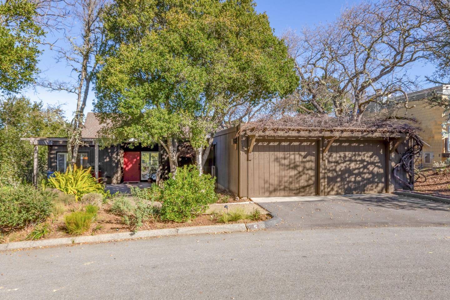 Portola Valley, CA 94028,5 Sandstone ST