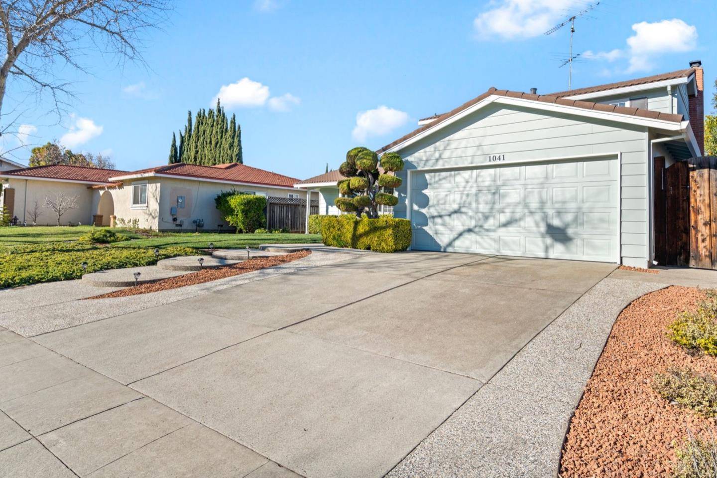 Sunnyvale, CA 94086,1041 Fernleaf DR