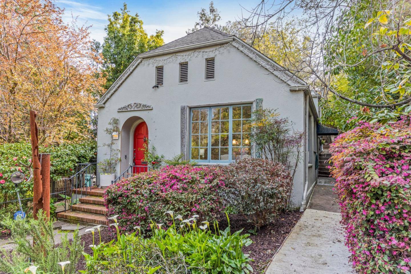 Oakland, CA 94610,901 Creed RD