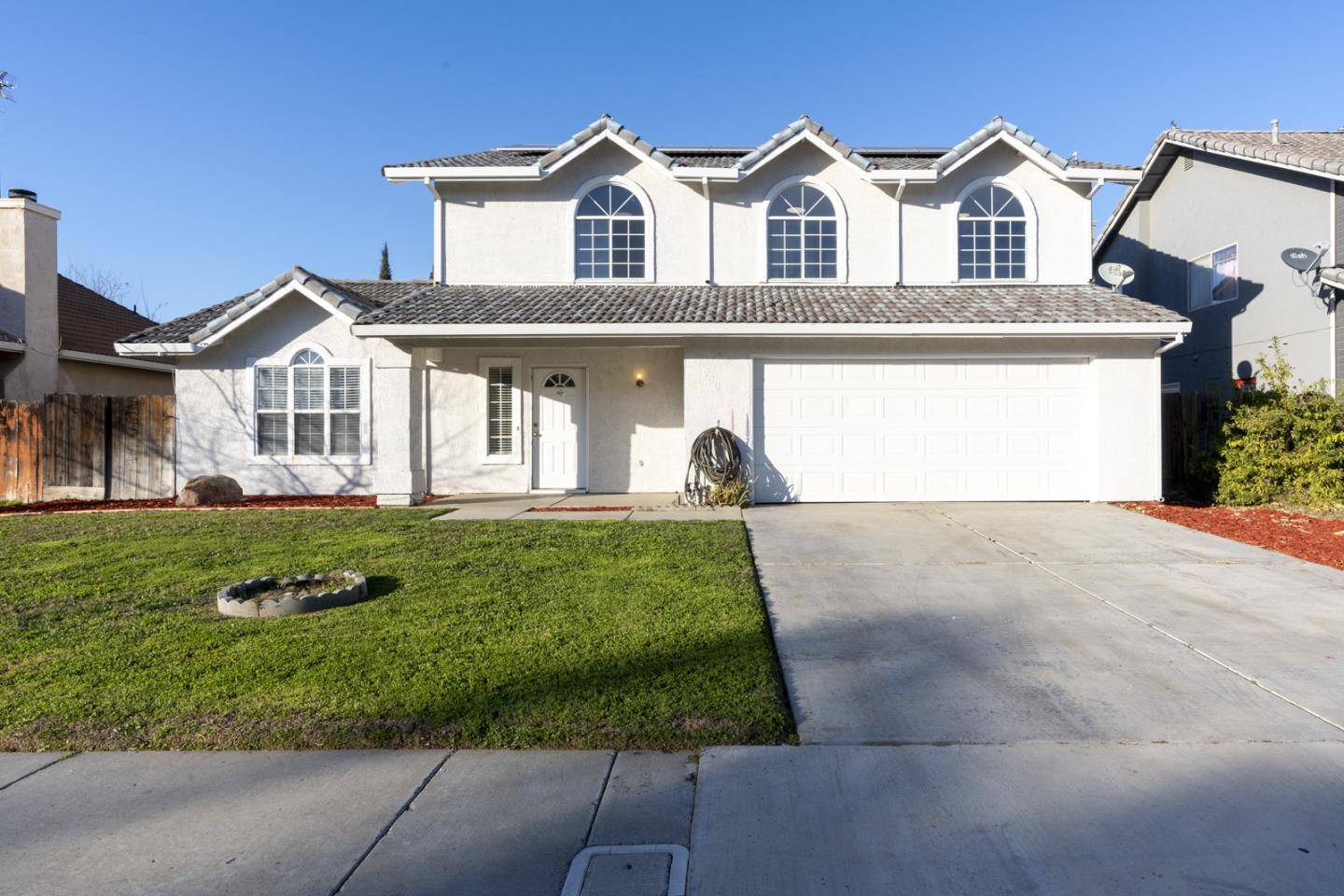 Los Banos, CA 93635,680 Santa Barbara DR