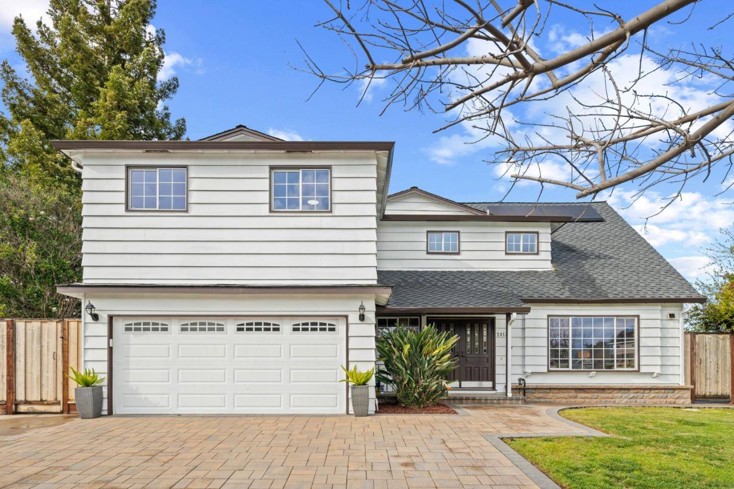 Cupertino, CA 95014,20127 Apple Tree LN