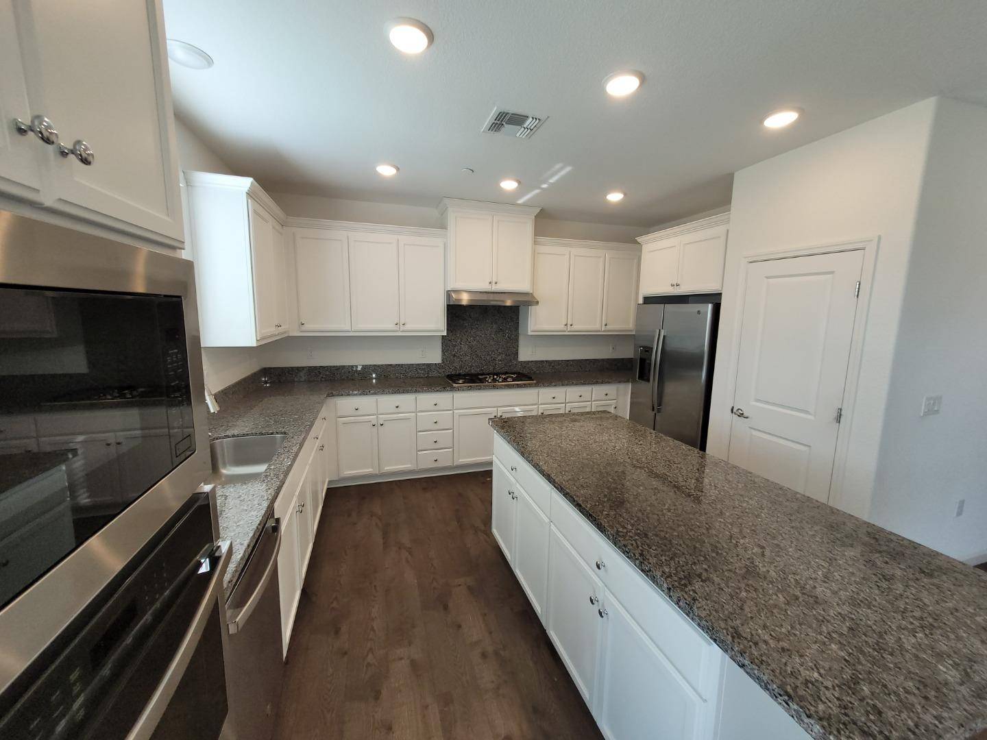 Manteca, CA 95336,624 Victoria DR
