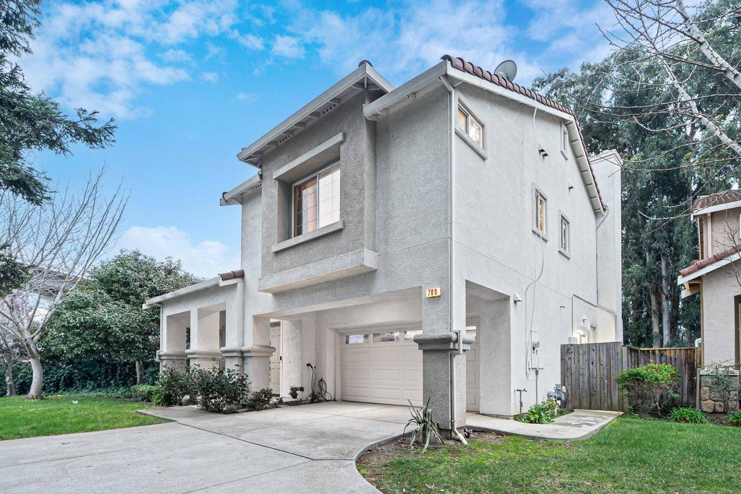 San Leandro, CA 94577,708 Raineer CT