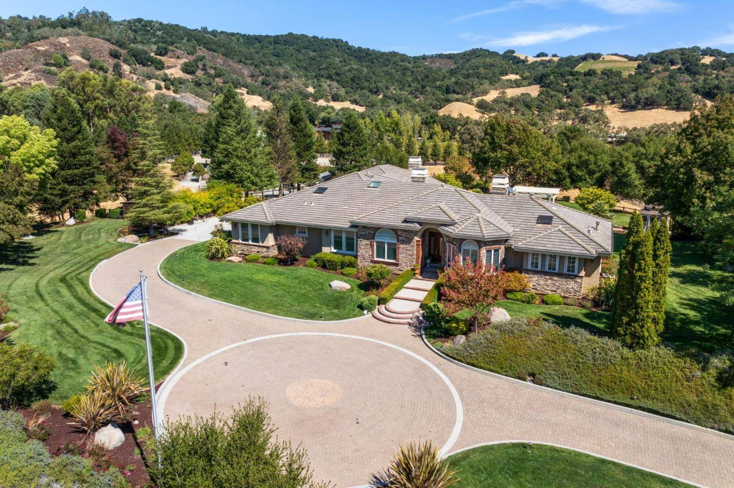 Gilroy, CA 95020,6585 Redwood Retreat RD