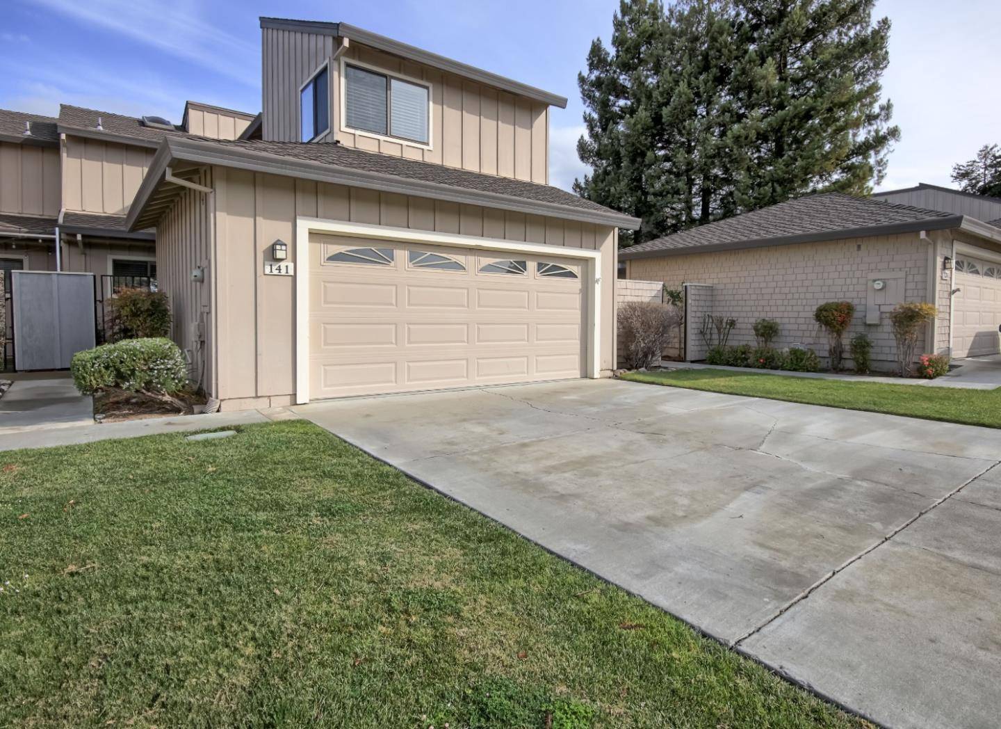 Hollister, CA 95023,141 Joes LN
