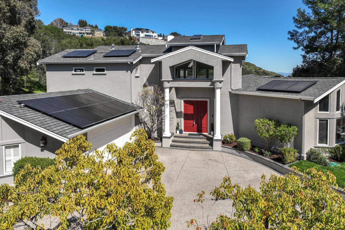 Hillsborough, CA 94010,105 Falkirk LN