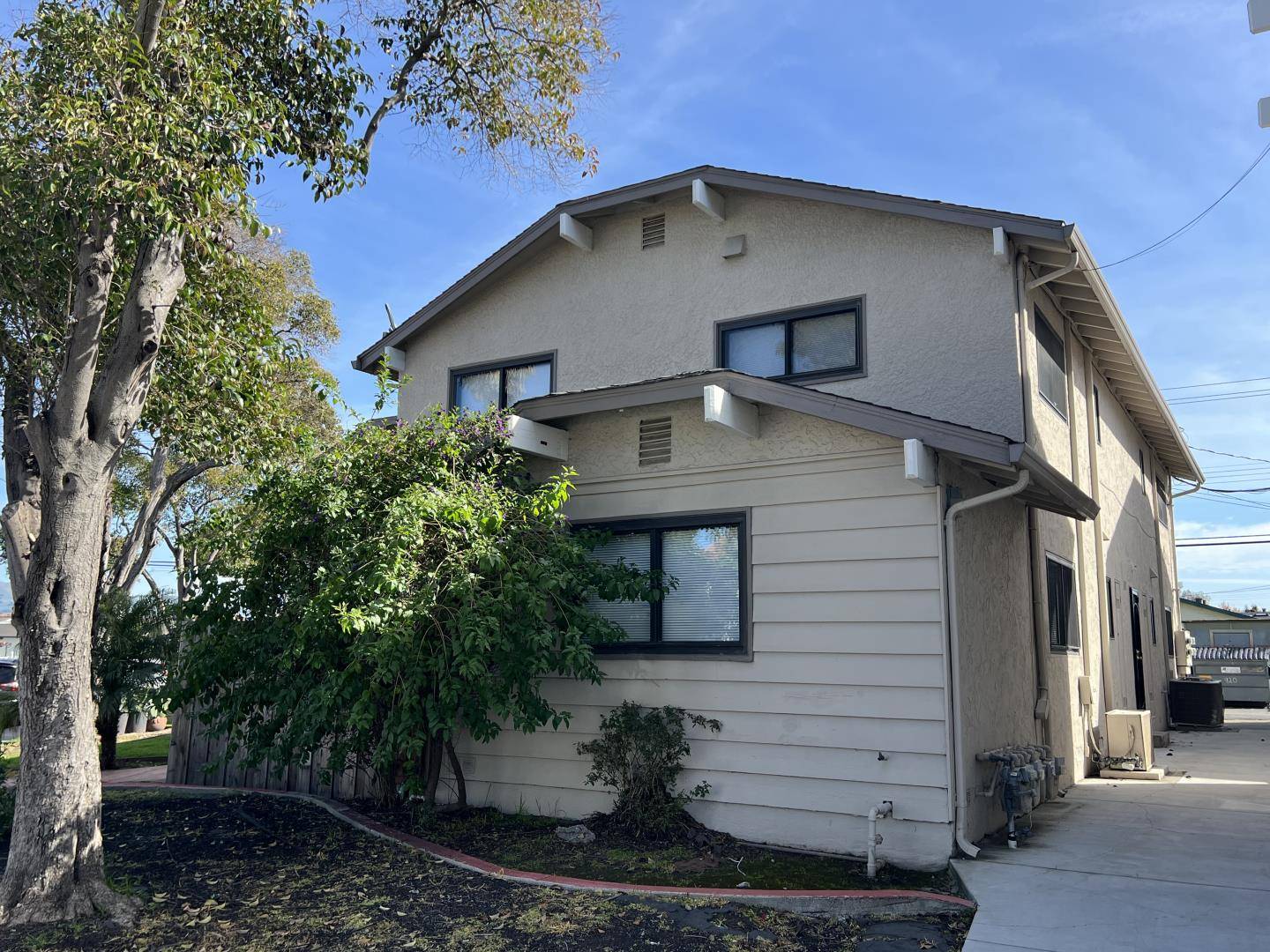 Santa Clara, CA 95054,920 Clyde AVE