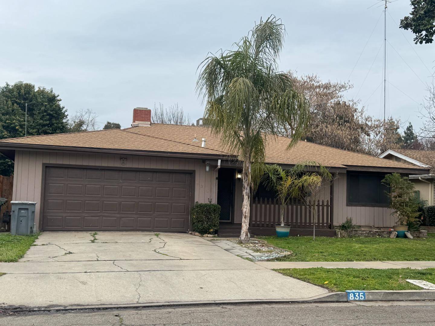 Merced, CA 95340,835 Brookdale DR