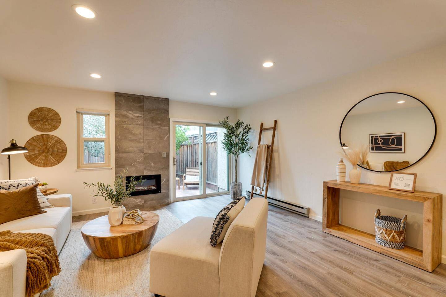 Campbell, CA 95008,433 W Rincon AVE J