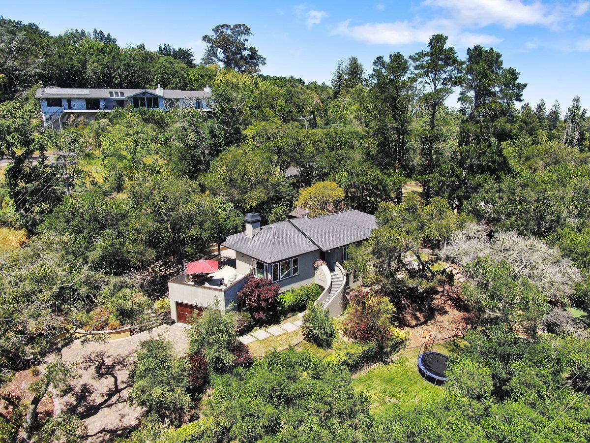 Hillsborough, CA 94010,20 Ridgeway RD