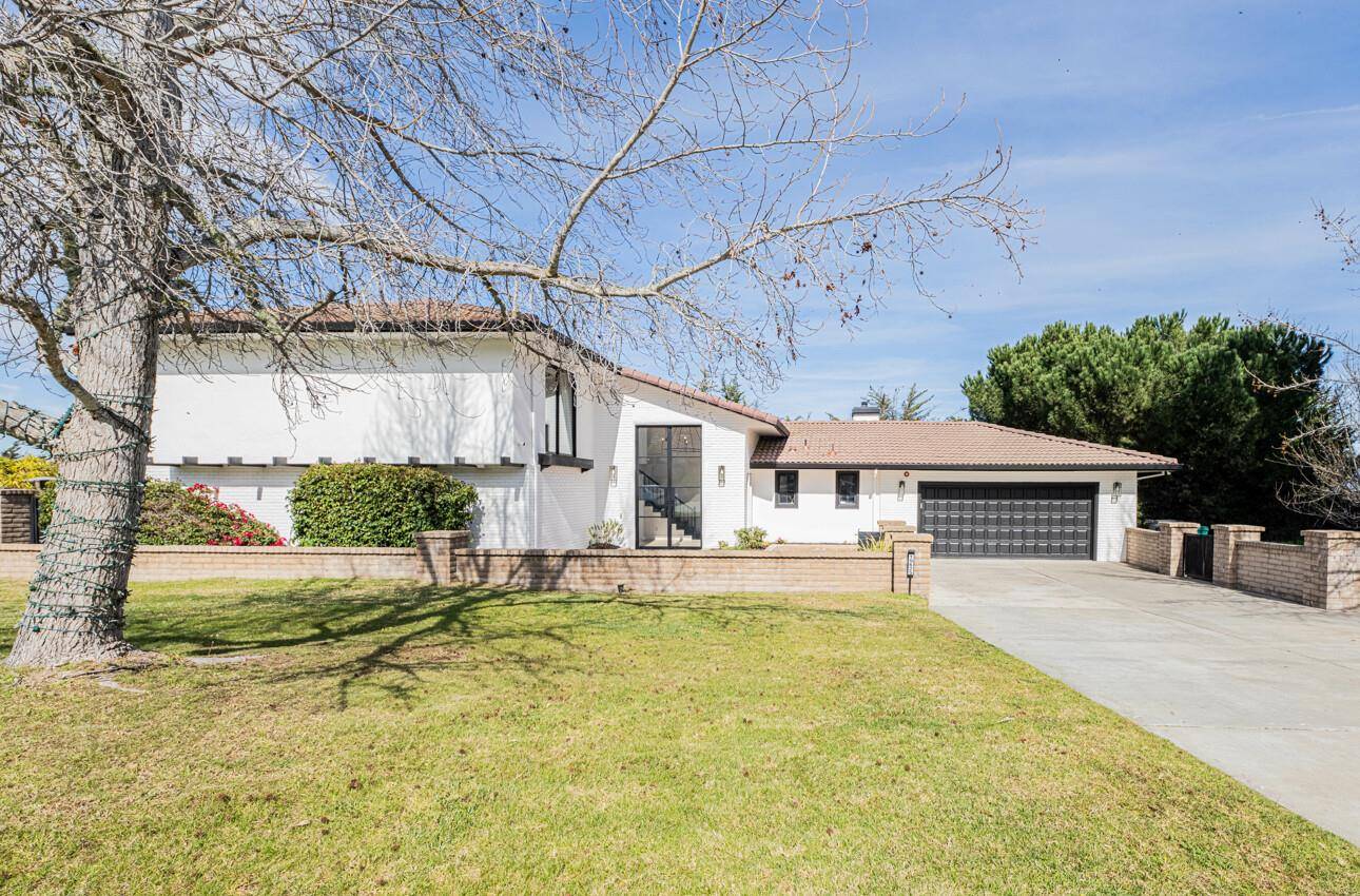 Salinas, CA 93908,19625 Redding DR