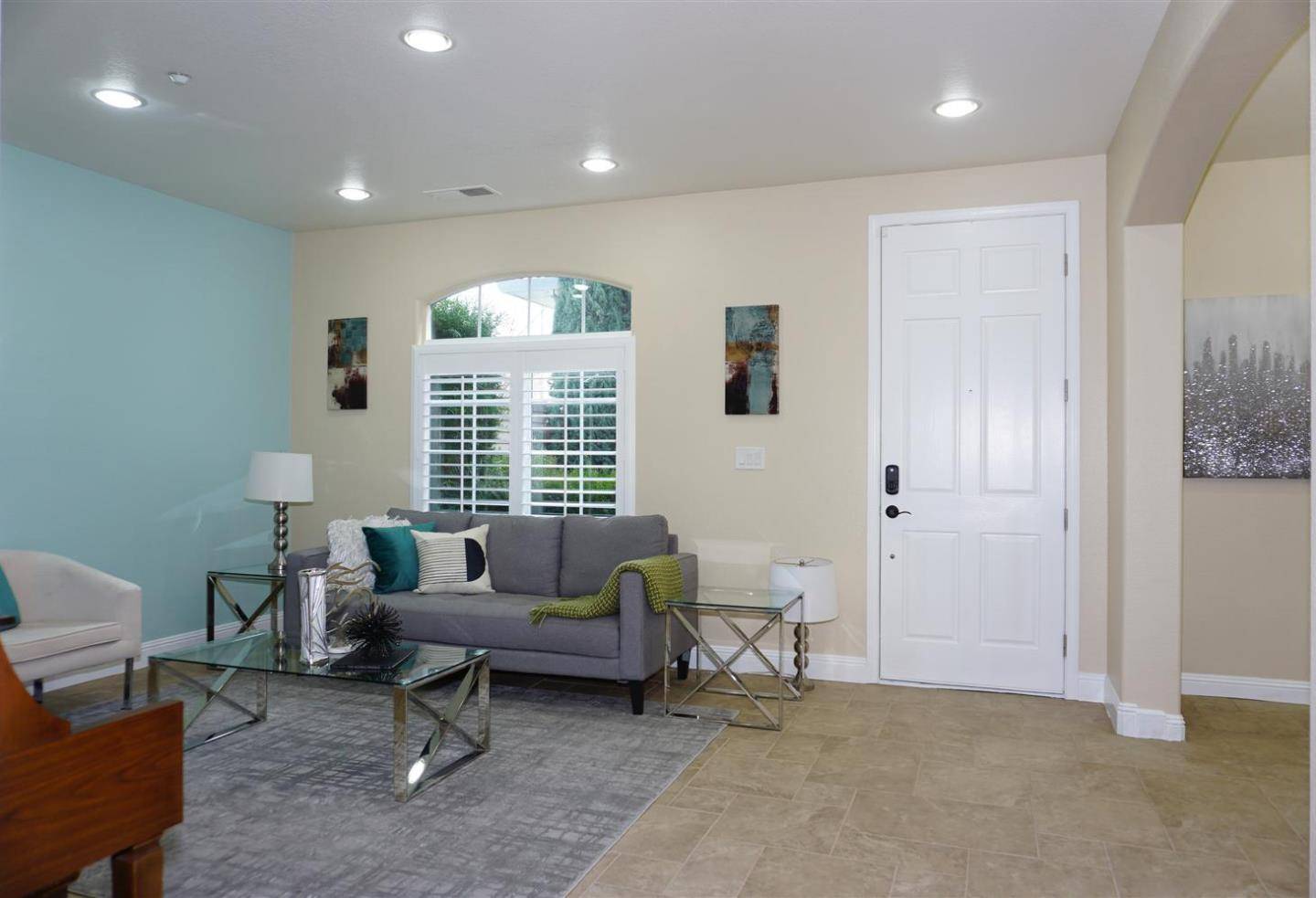 Gilroy, CA 95020,7950 English Oak CIR