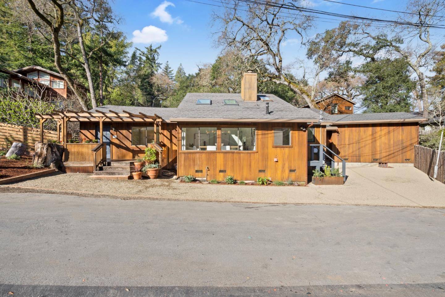 Portola Valley, CA 94028,111 Carmel WAY