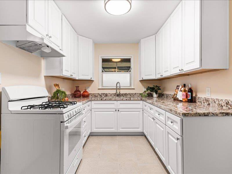 Sacramento, CA 95824,5849 Cindy ST